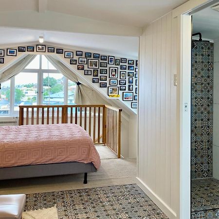 Lovely Brick Cottage With Amazing Water View ホバート エクステリア 写真