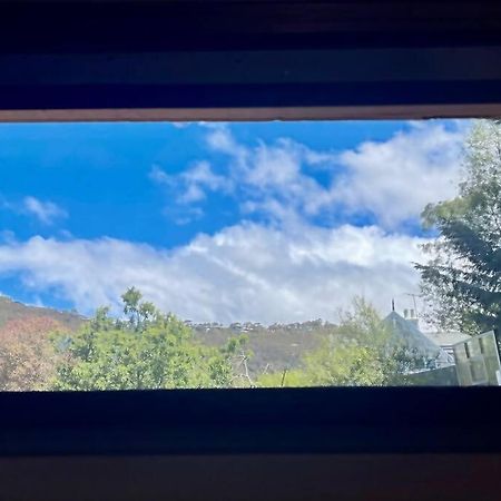 Lovely Brick Cottage With Amazing Water View ホバート エクステリア 写真