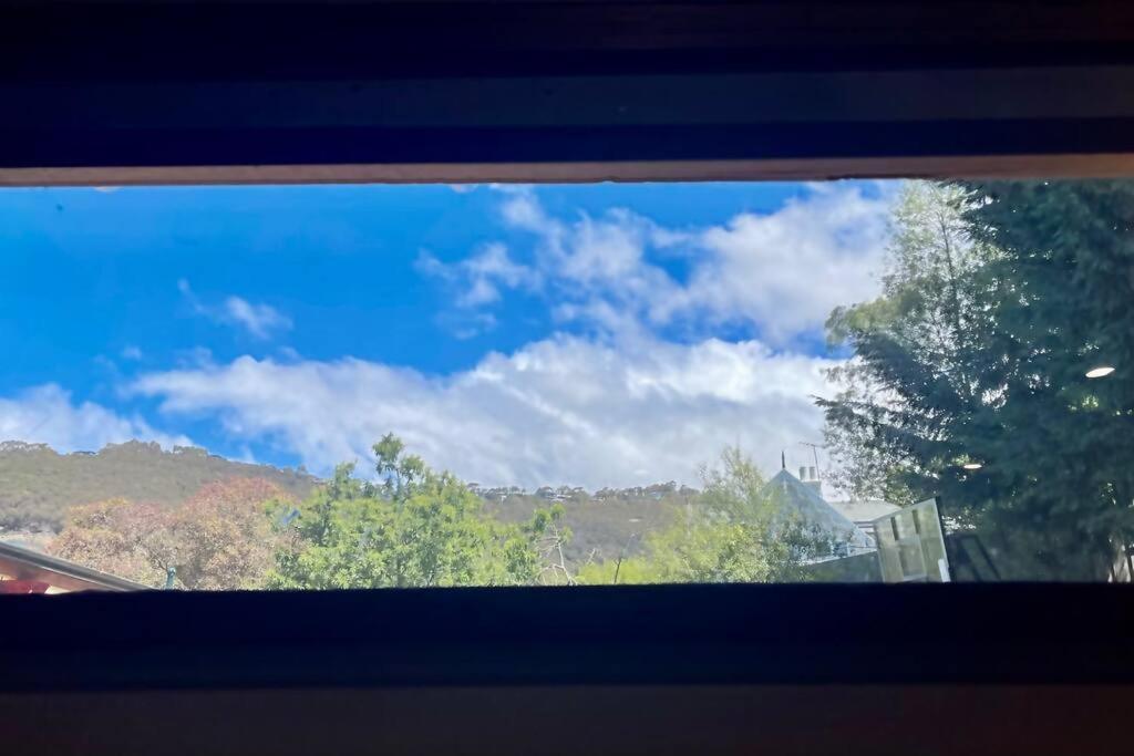 Lovely Brick Cottage With Amazing Water View ホバート エクステリア 写真